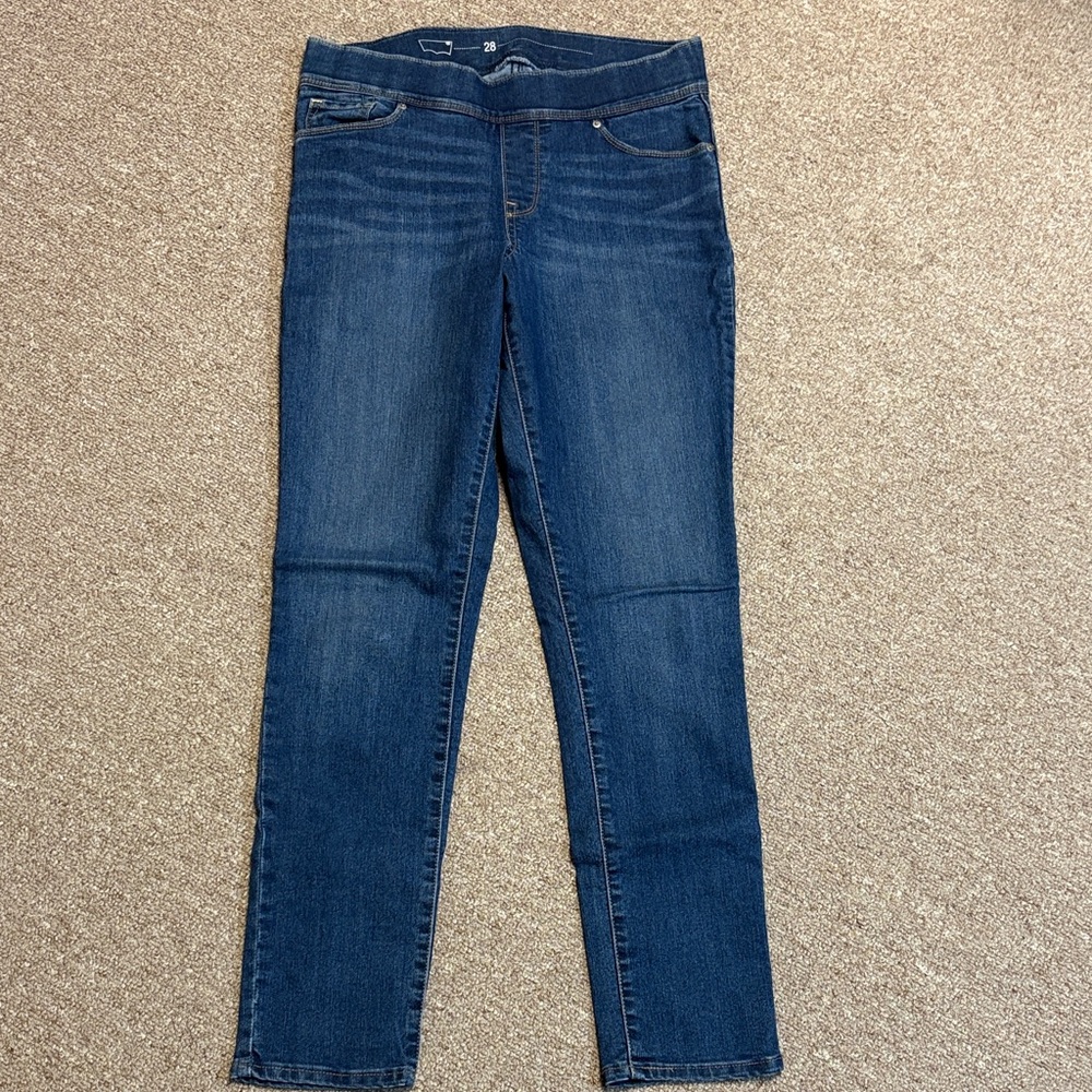 Levi’s Classic Blue Women's Skinny Pull-on Jeans EUC 6M